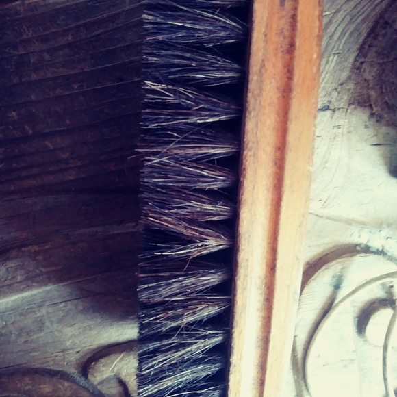 SPECIAL***Shoe brush! - Picture 4 of 5